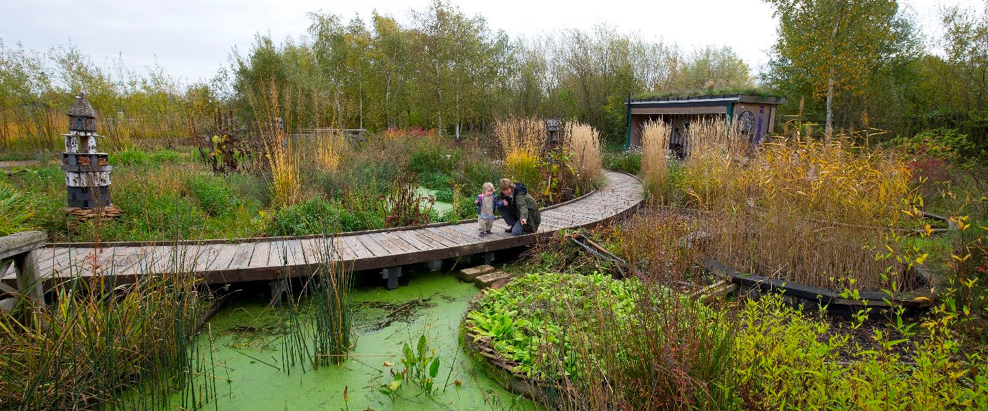 Disney UK gets ‘stuck in’ at the Wildfowl and Wetlands Trust